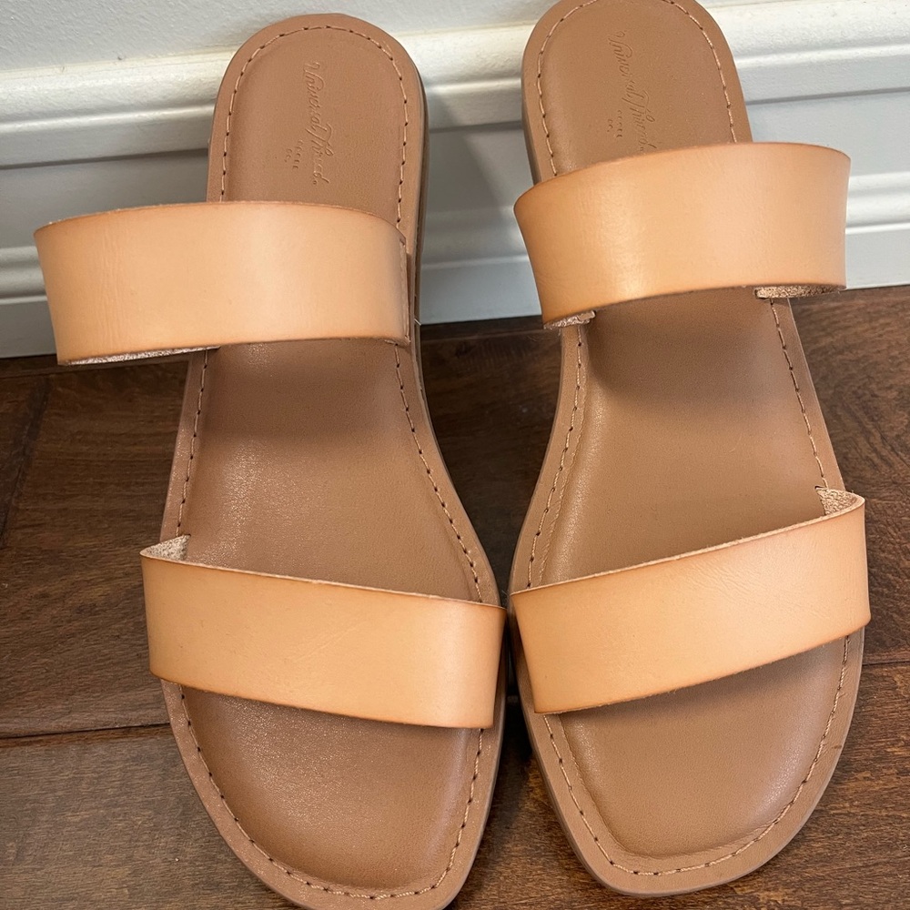 Women's Tan Sandals